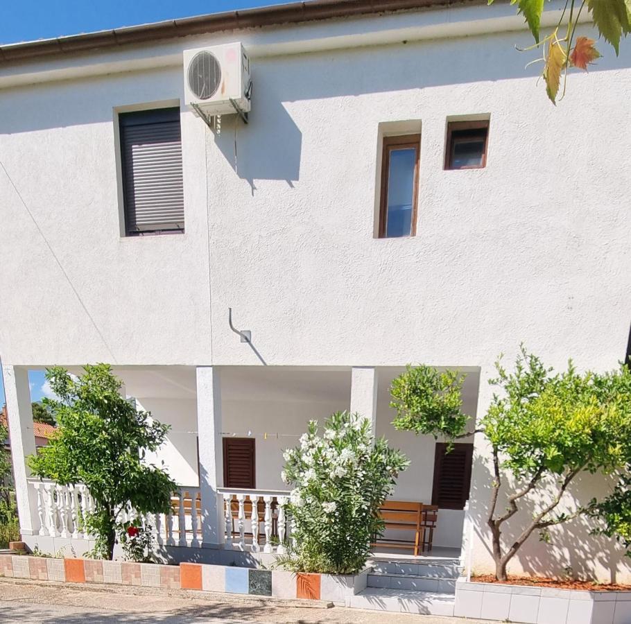 Holiday Home Jukic Pr Селине Экстерьер фото